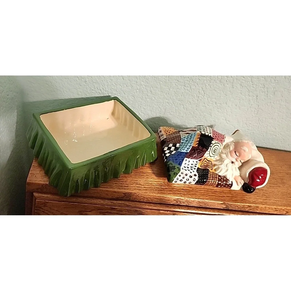 VTG Alberta Mold Hand Painted‎ Ceramic Dish & Lid Sleeping Santa Patchwork Quilt